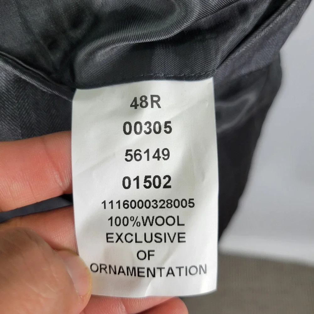JOS A BANK Signature Men's Sport Coat Blazer Two Button Gray Herringbone 48R‎